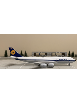 NG MODEL 1:400 LUFTHANSA BOEING 747-8 “ULTIMATE COLLECTION”