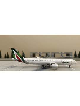 AEROCLASSICS 1:400 ALITALIA AIRBUS A330-200
