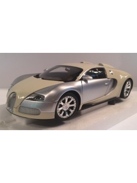 MINICHAMPS 1:18 BUGATTI VEYRON  L'EDITION CENTENAIRE 2009