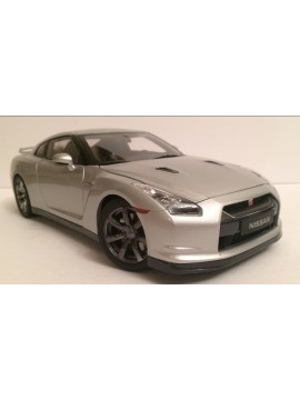 KYOSHO 1:18 NISSAN GT-R R35 PREMIMUM EDITION